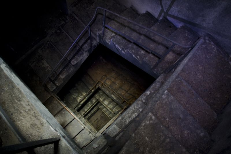 49.jpg - Treppenabstieg von Bunker 1.