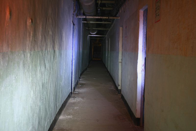 IMG_3594.JPG - Der Korridor des umgebauten Hauptmunitionslagers M1.