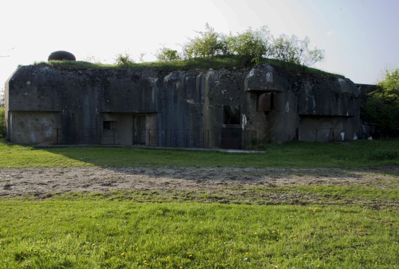 1001.jpg - Bunker 1 diente als Eingang.